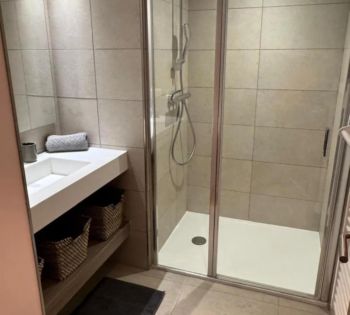 Cavell Suites - Cannes Apartment