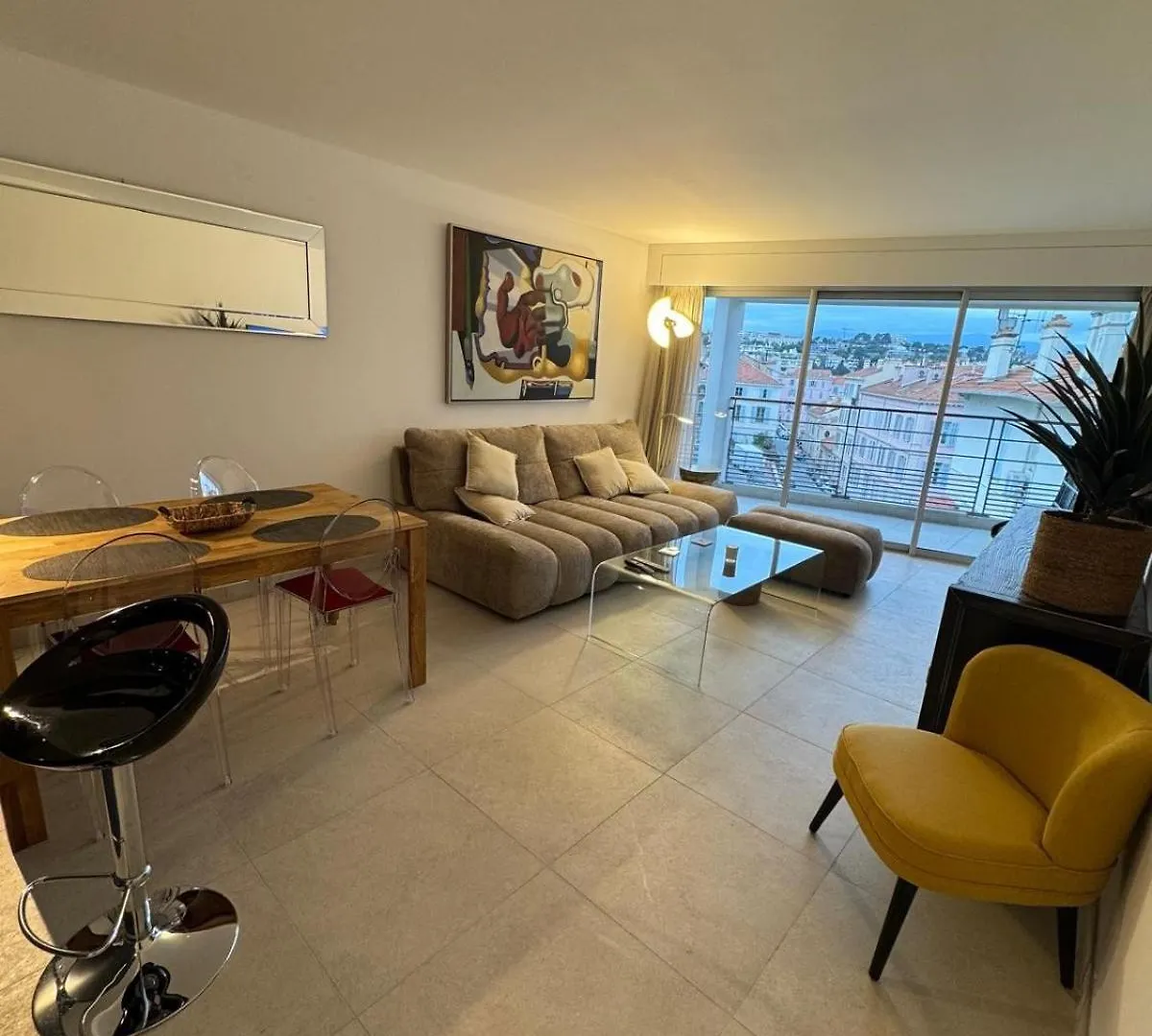 Cavell Suites - Cannes Apartment